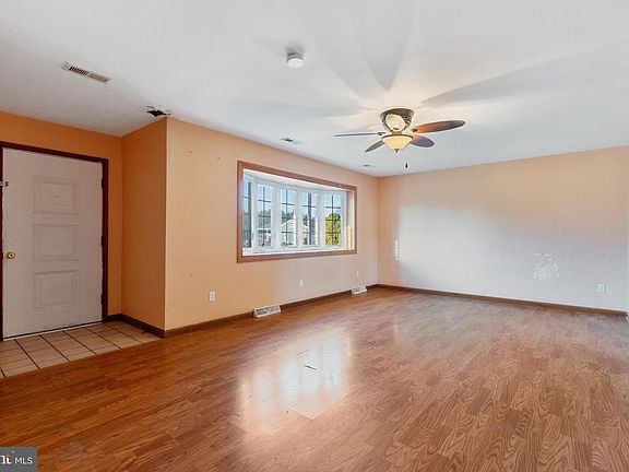 5th image of 54 Salem Dr