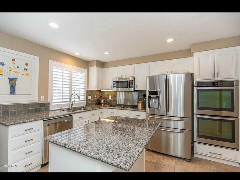 211 Twin Falls Ct — Photo 3