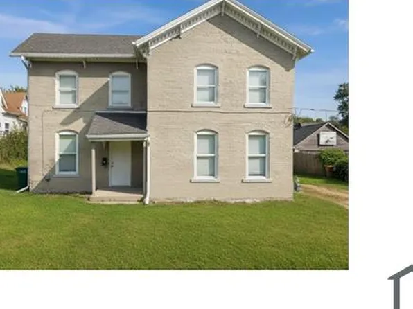 810 E Shawnee St #1, Freeport, IL 61032
