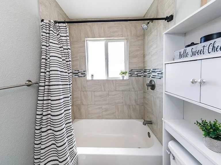 1703 Harrow Rd — Photo 45