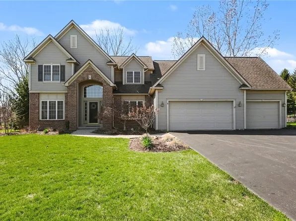 6 Captiva Xing, Fairport, NY 14450