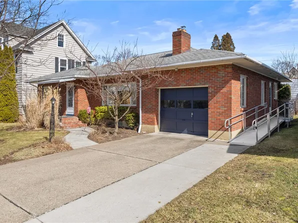 83 N Brook St, Geneva, NY 14456