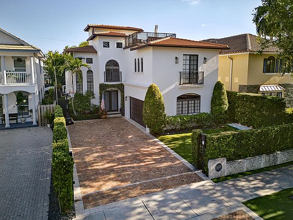 2nd image of 804 N Rio Vista Boulevard
