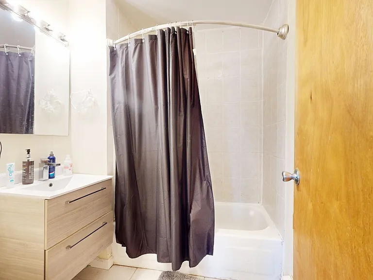 69 Hammond St #4D — Photo 9