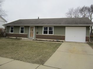 304 Villa Rd, Streamwood, IL 60107