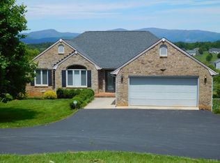 205 Meadowhill Cir, Goode, VA 24556