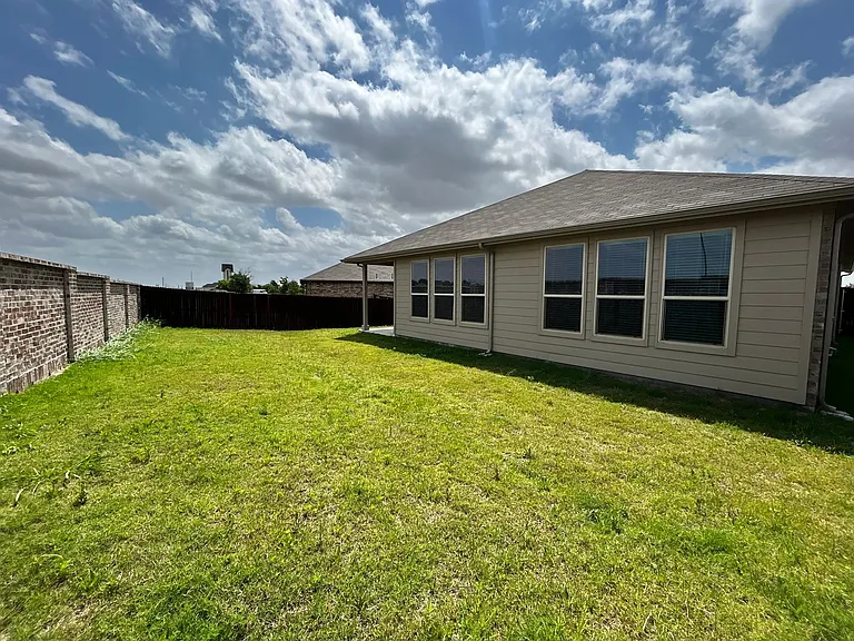 16028 Bronte Ln — Photo 28