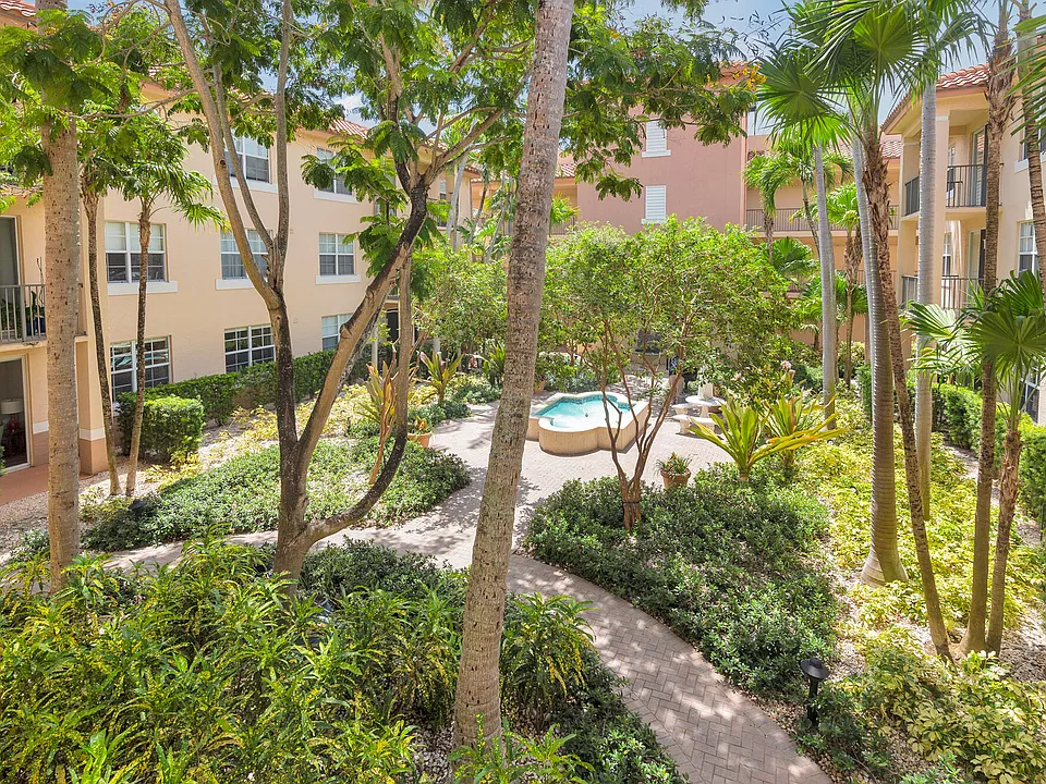 1805 N Flagler Dr #206