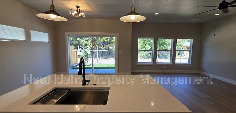 1939 N Danish Ln — Photo 5