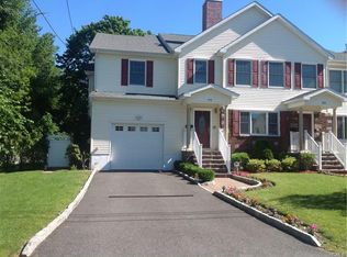 90 Temple St, Harrison, NY 10528