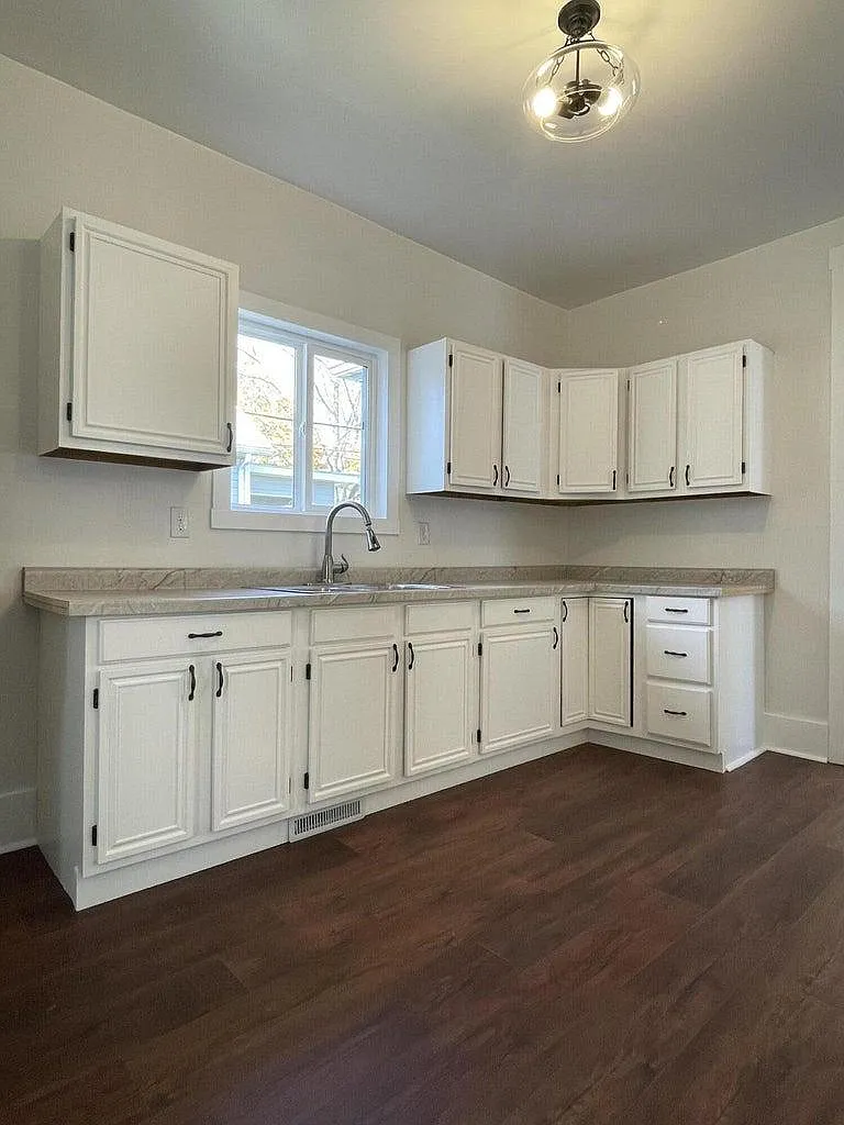2 bed, 812 sqft, $1,050 — Photo 3