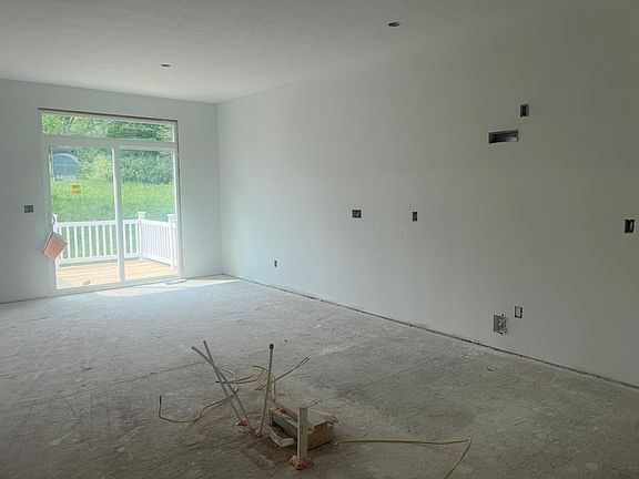 5th image of 8353 Autumn Acres Dr