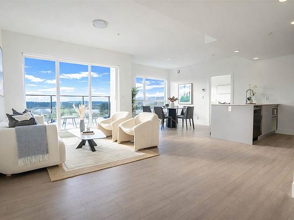 3rd image of 258 Helmcken Rd #606