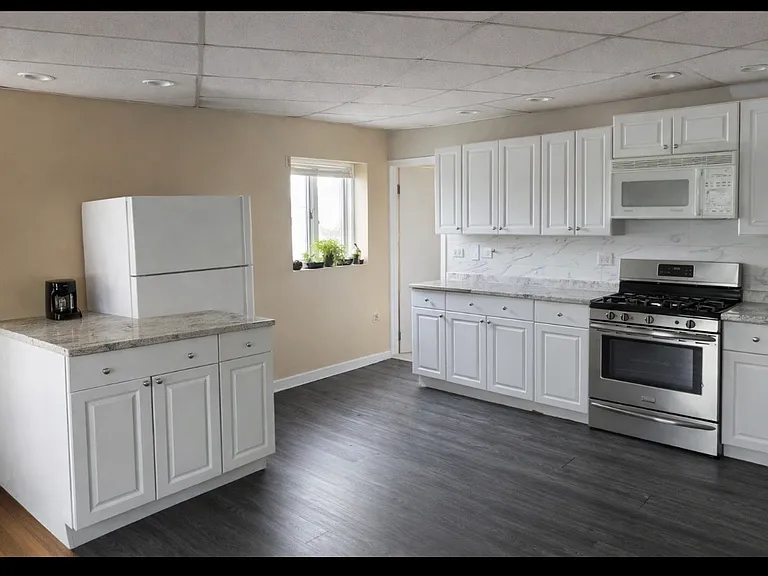 3860 Merrick Rd #2 — Photo 1