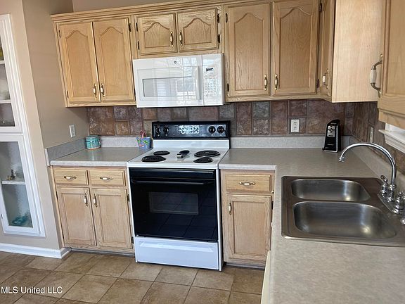 3rd image of 393 Northwood Hills Dr