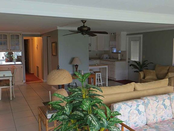 4th image of 327 Shoreland Dr
