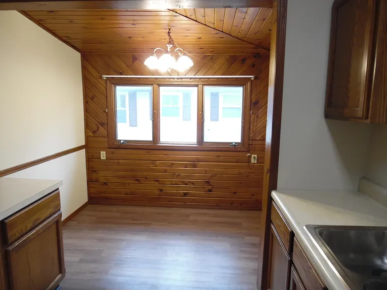 313 E Baker St — Photo 29