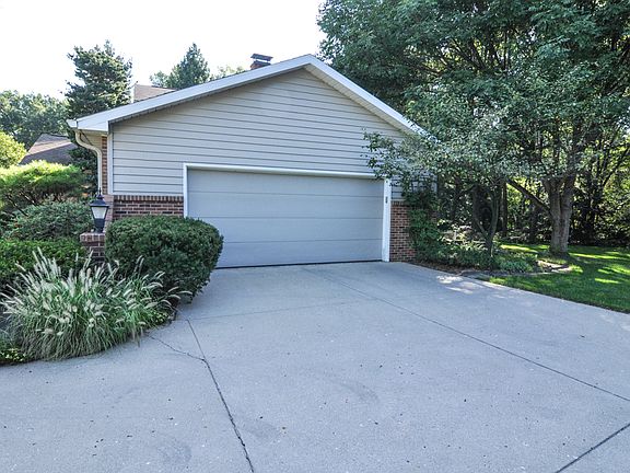 4th image of 3805 W Capilano Dr