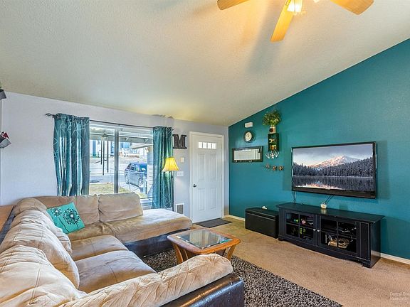 3rd image of 2492 NE Bobbi Pl