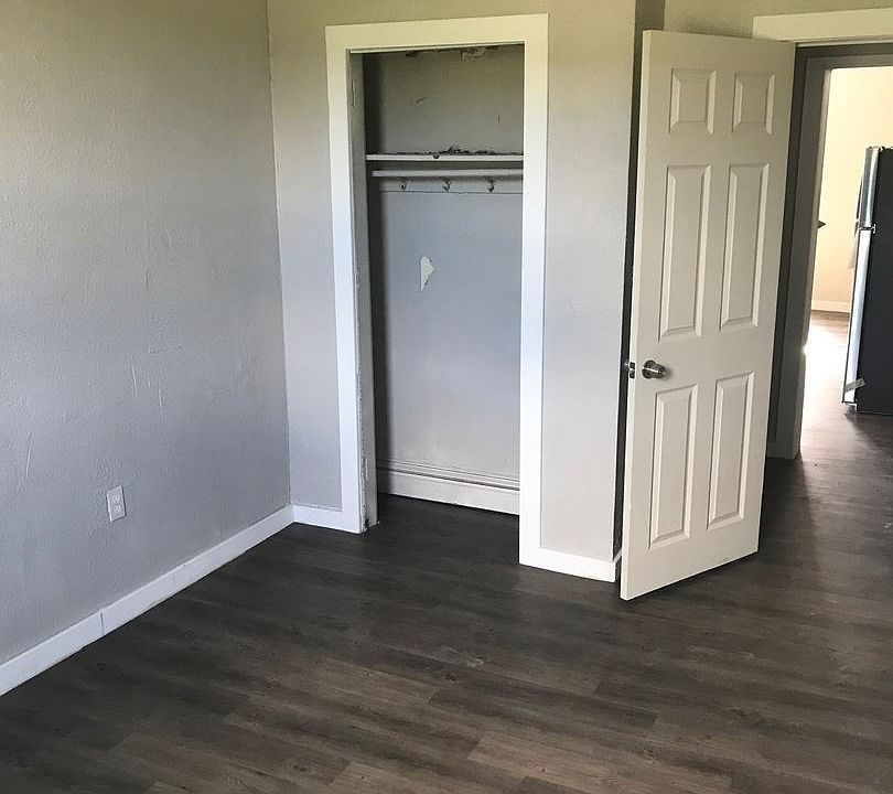 2nd image of 473 Wall Ave #2