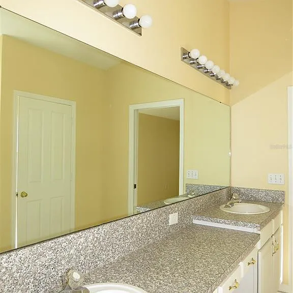 9427 Hunters Pond Dr — Photo 17
