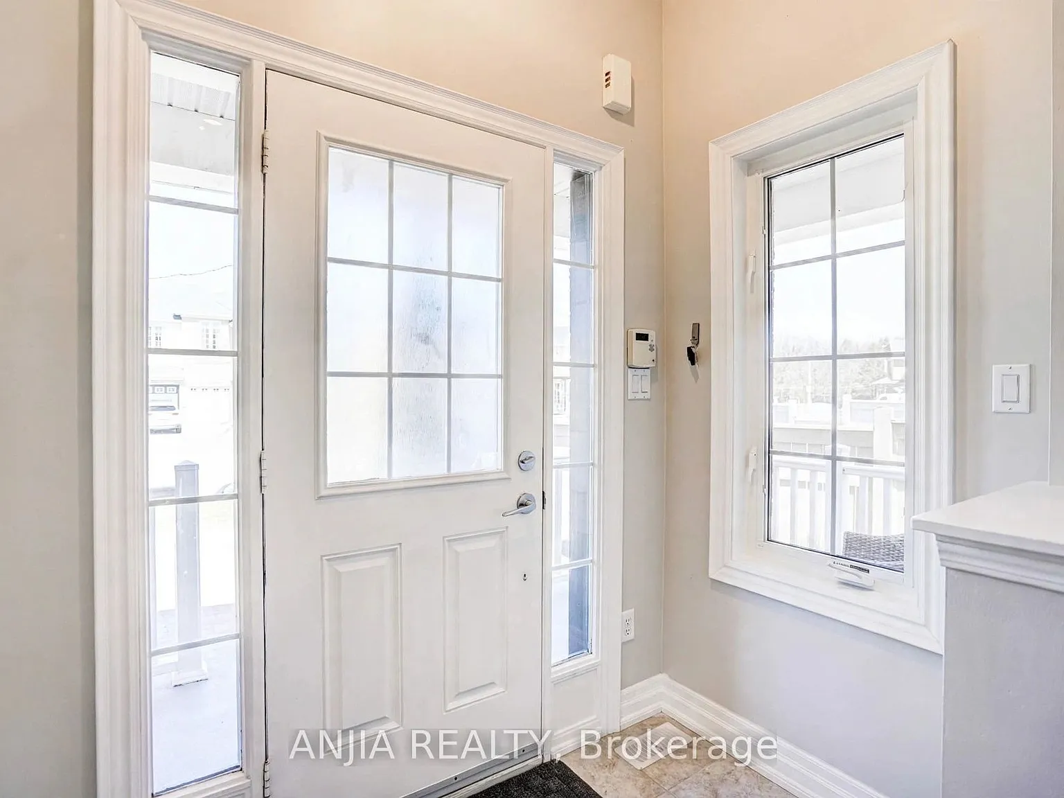 3 bed, $3,200 — Photo 2