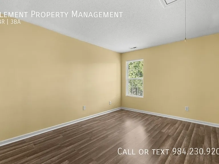 100 Henson Pl — Photo 16
