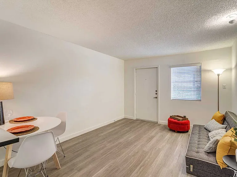 Cascade Apartments — Photo 5