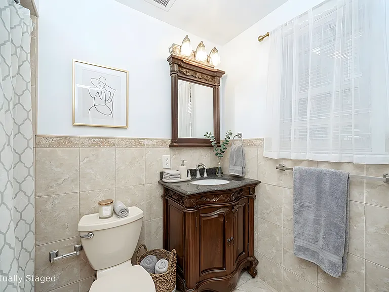 Primary suite full bathroom