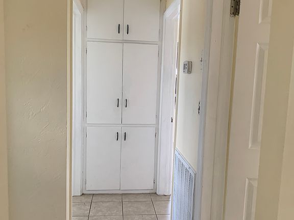 3rd image of 6614 Orchard Dr N