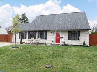 57 Crestwood Rd, Levittown, PA 19057