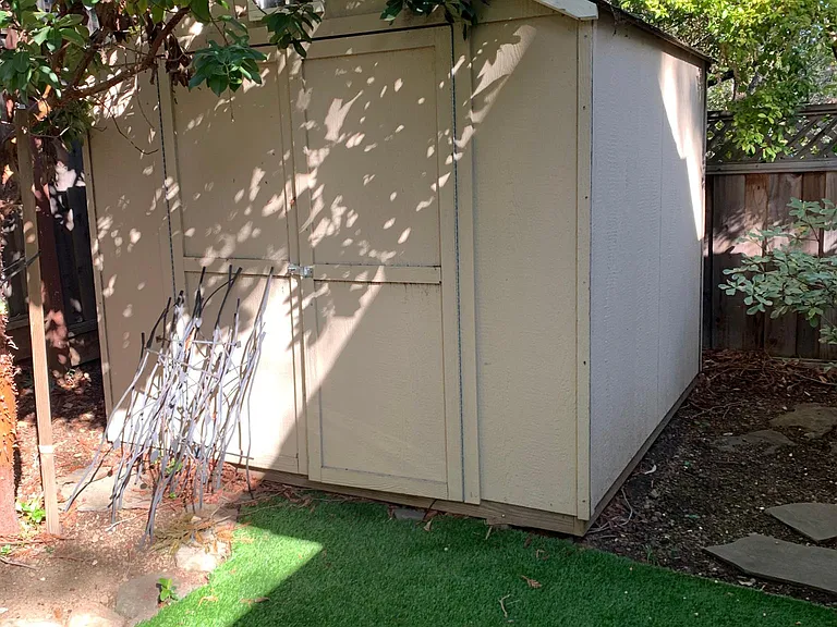 Storage unit for cottage