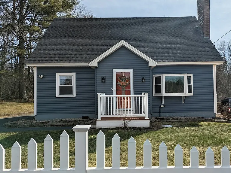 925 Portsmouth Ave — Photo 2