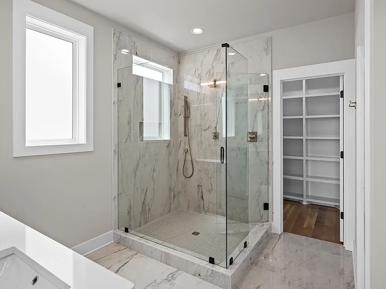 2525 W Heiman St #2525 — Photo 7