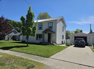 572 Sharpsteen St, Sebewaing, MI 48759