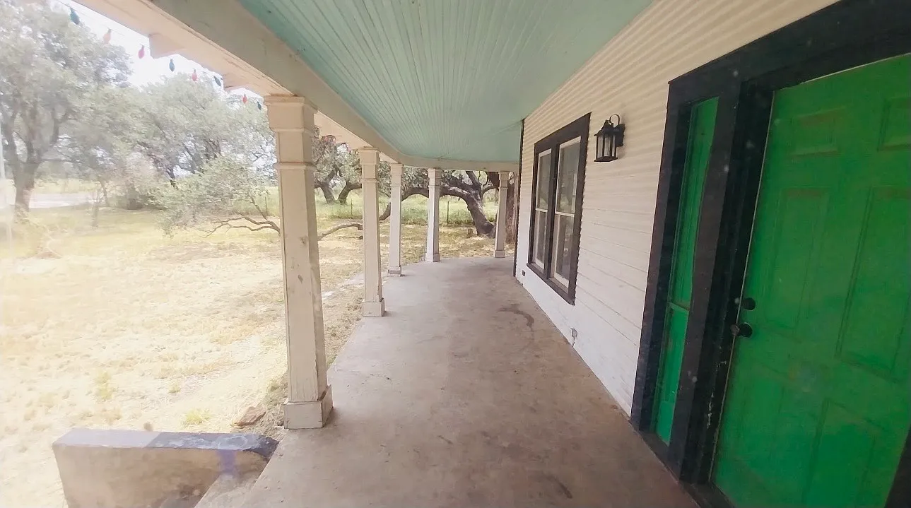 2 bed, 1000 sqft, $1,200 — Photo 3