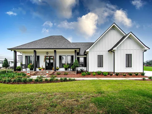 2811 Bayou Blue Rd, Houma, LA 70364