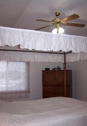 5th image of 1301 College Ave Unit 3F