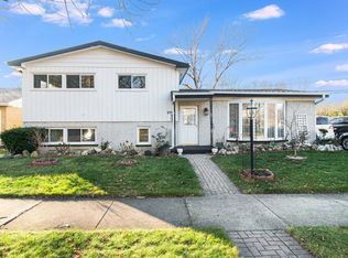 8950 Central Park Ave, Evanston, IL 60203