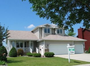 1374 S 36th St, Grand Forks, ND 58201