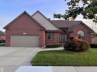 36590 Saint Clair Dr, New Baltimore, MI 48047
