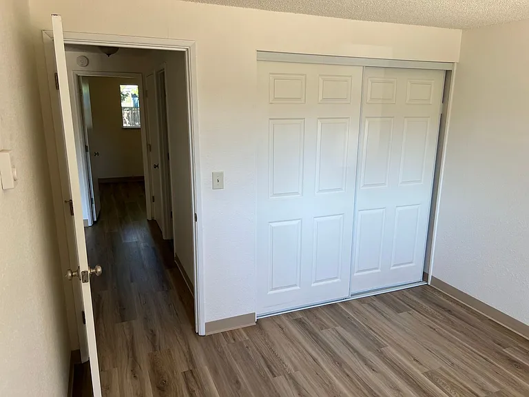 2 Bedroom 1 Bathroom Duplex in Springfield — Photo 12