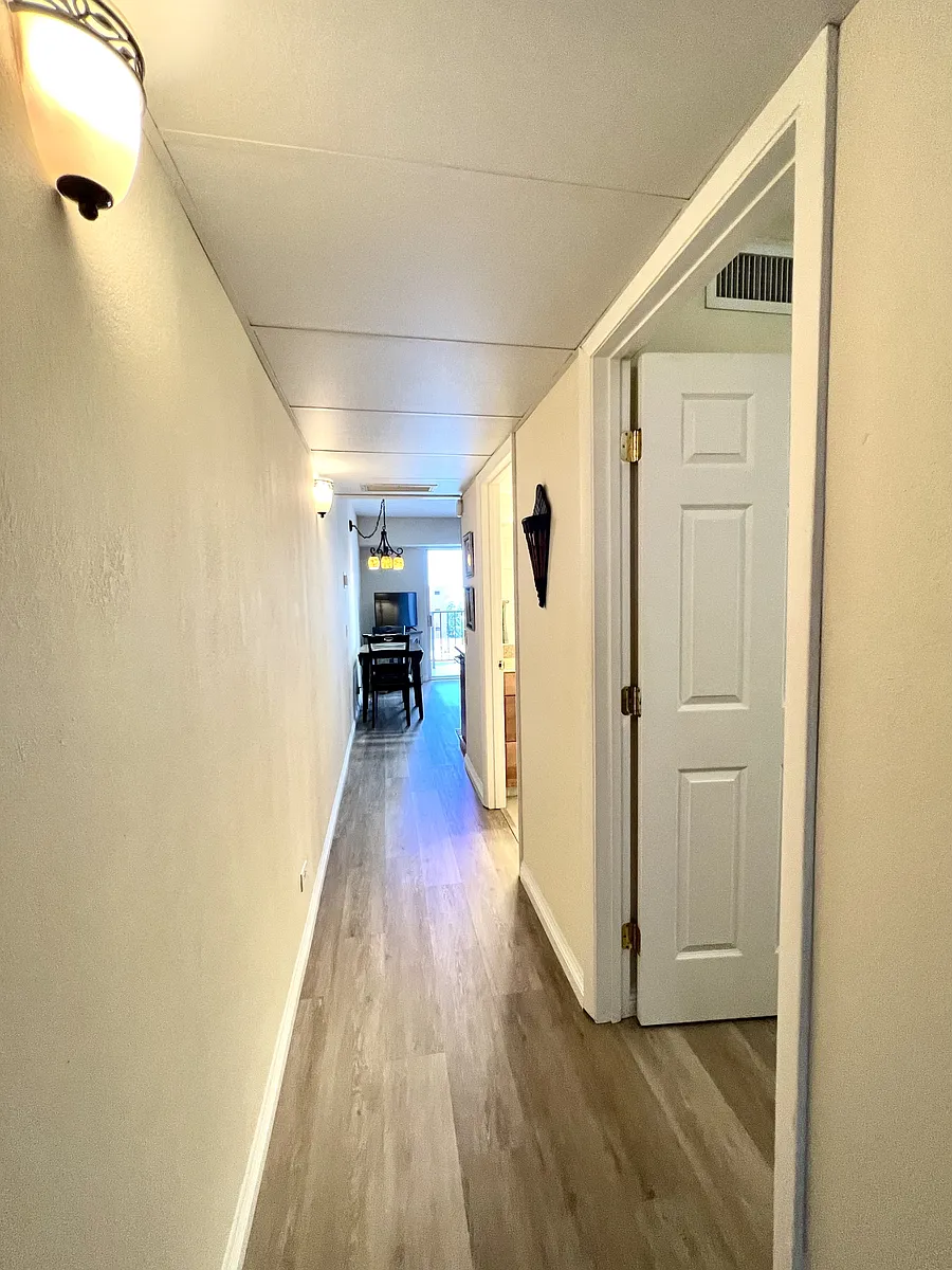 Building Photo - 2440 Kuhio Ave #507-1
