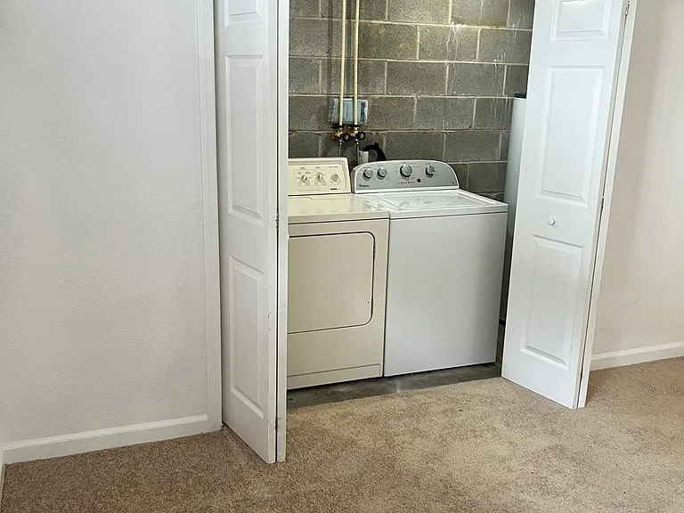 102 Gateway Dr — Photo 7