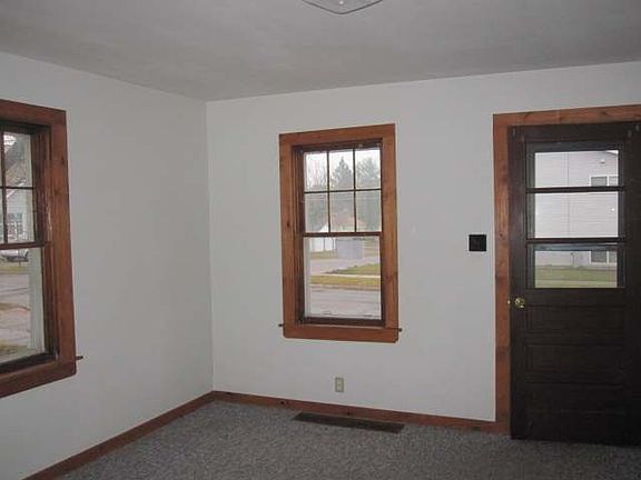 3rd image of 627 S Brown St