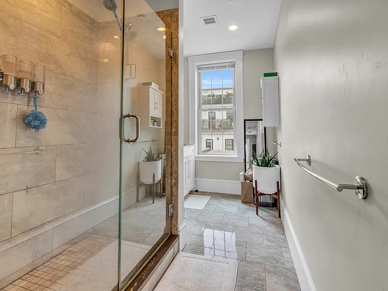 264 Athens St #7 — Photo 8