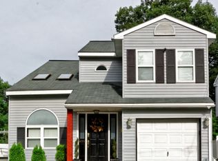 495 Chadwick Rd, Schenectady, NY 12304