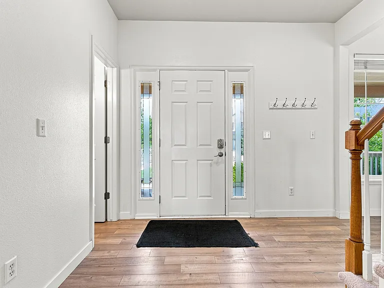 2445 Clayton Cir — Photo 4