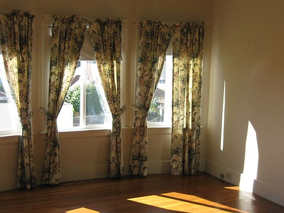 4th image of 270 San Benito Way