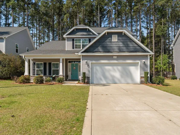 157 Timber Skip Dr, Spring Lake, NC 28390